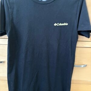 Columbia t-shirt